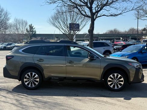 Used 2023 Subaru Outback Limited image 5