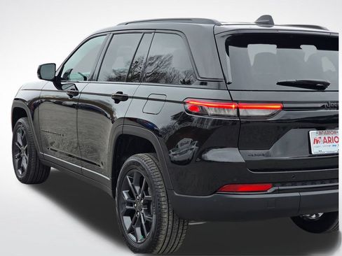 New 2025 Jeep Grand Cherokee Limited AWD/4WD image 42