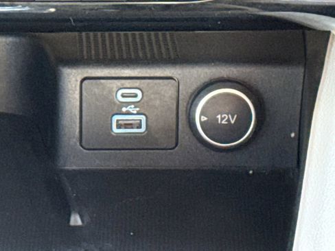 Used 2021 Ford Escape SEL w/ Technology Package AWD/4WD image 17