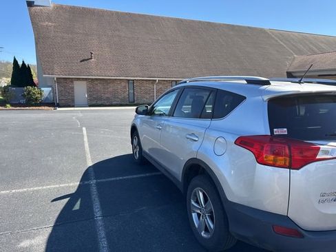 Used 2015 Toyota RAV4 XLE image 14