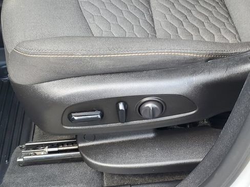 Used 2019 Chevrolet Equinox LT AWD/4WD image 25