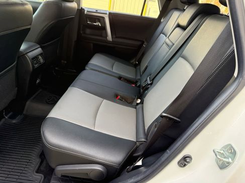 Used 2022 Toyota 4Runner SR5 Premium image 5