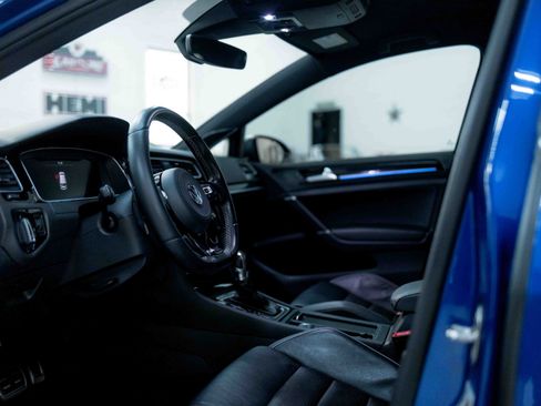 Used 2018 Volkswagen Golf R 4-Door image 2