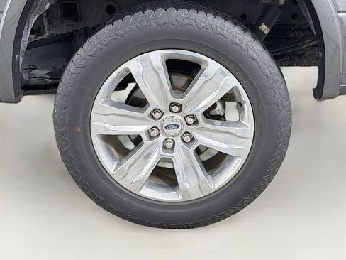 Used 2019 Ford F150 Platinum w/ Equipment Group 701A Luxury AWD/4WD image 32