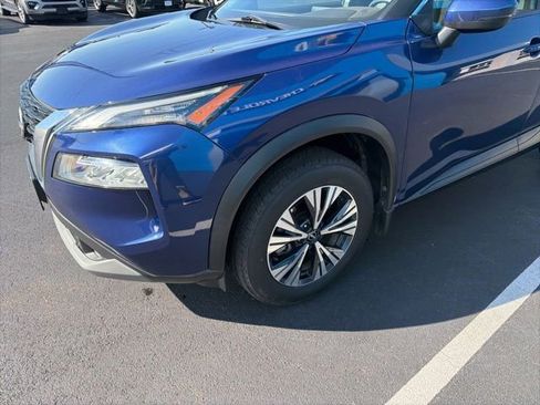 Used 2022 Nissan Rogue SV image 4