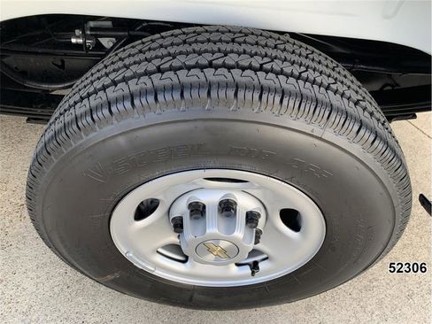 Used 2025 Chevrolet Express 2500 Extended w/ Communications Package image 23