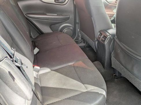 Used 2021 Nissan Rogue Sport S image 19