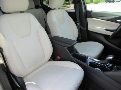 Used 2024 Buick Encore GX Preferred w/ Advanced Technology Package FWD image 9