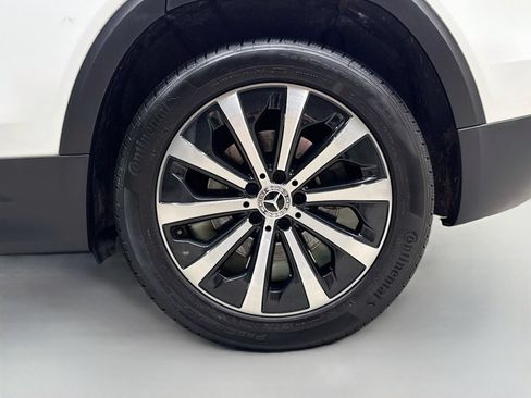 Used 2022 Mercedes-Benz GLB 250 4MATIC image 32
