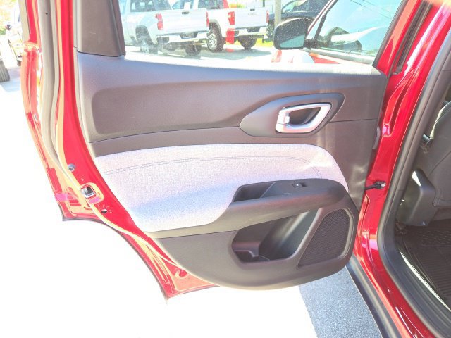 Used 2024 Jeep Compass Sport AWD/4WD image 13