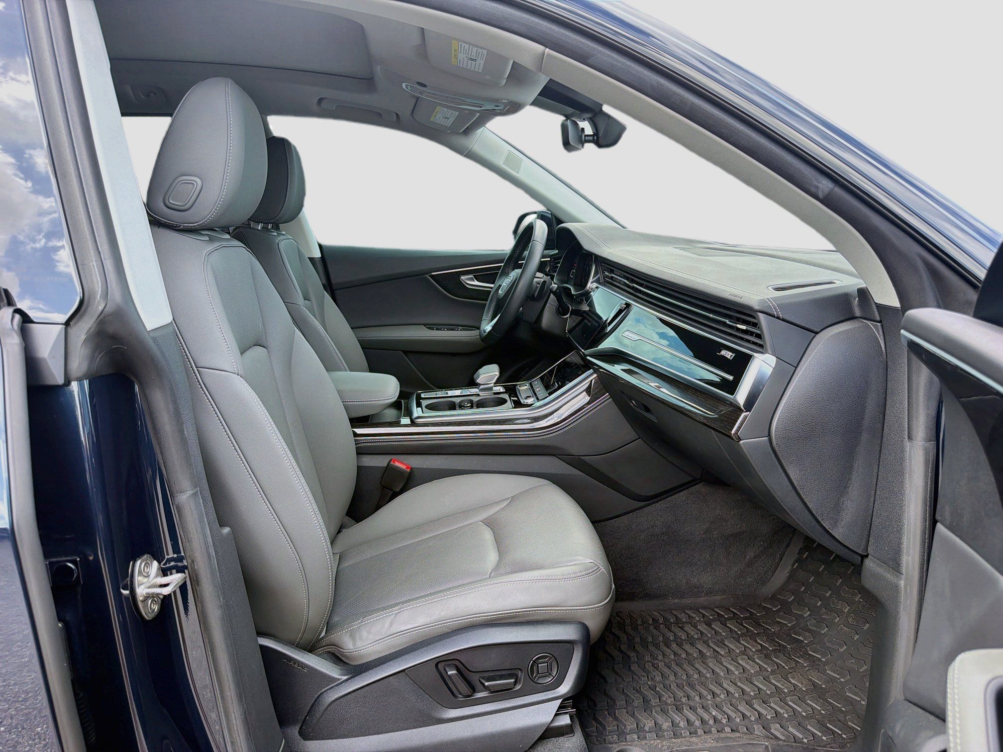 Used 2024 Audi Q8 Premium Plus AWD/4WD image 15