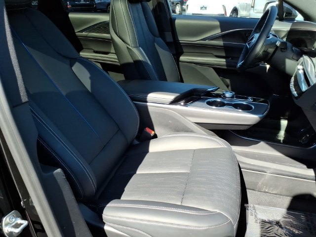 Used 2025 Cadillac Lyriq Sport AWD/4WD image 22