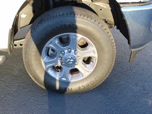 Used 2024 RAM 2500 Big Horn image 24