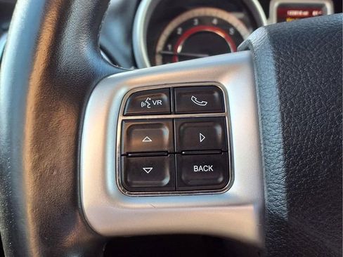 Used 2017 Dodge Journey SE w/ Flexible Seating Group FWD image 12