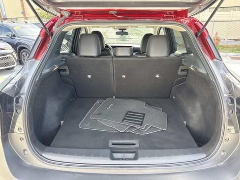 Used 2025 Nissan Kicks SR FWD image 8