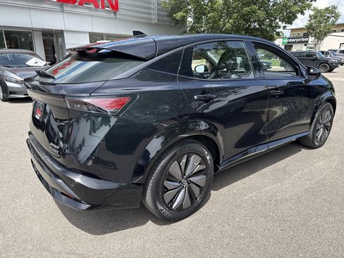 Used 2024 Nissan Ariya AWD image 12