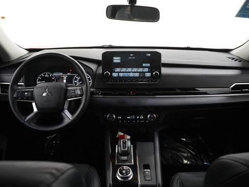 Used 2023 Mitsubishi Outlander SE AWD/4WD image 17