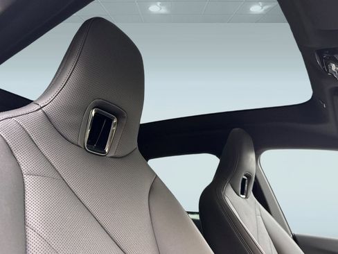 Used 2025 BMW iX xDrive50 image 16