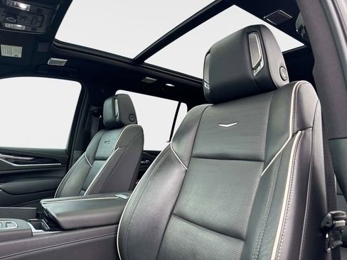 Used 2022 Cadillac Escalade Sport w/ Touring Package image 17