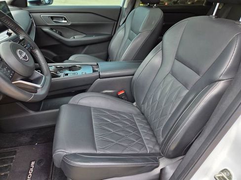 Used 2024 Nissan Rogue Platinum w/ Platinum Premium Package FWD image 5