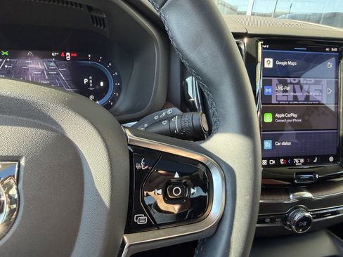 Used 2024 Volvo XC60 B5 Plus w/ Protection Package Premier image 29