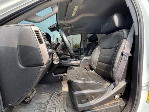 Used 2015 GMC Sierra 2500 Denali w/ Duramax Plus Package AWD/4WD image 9