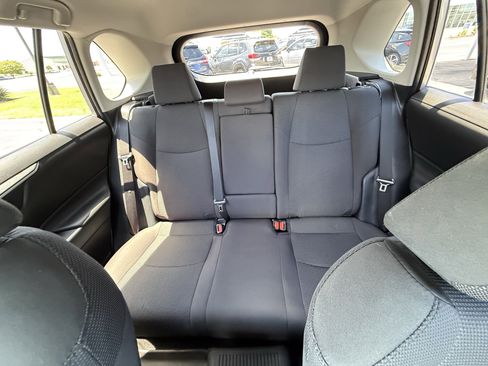 Used 2020 Toyota RAV4 LE FWD image 15