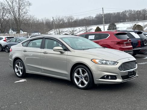 Used 2015 Ford Fusion SE w/ Equipment Group 201A image 1