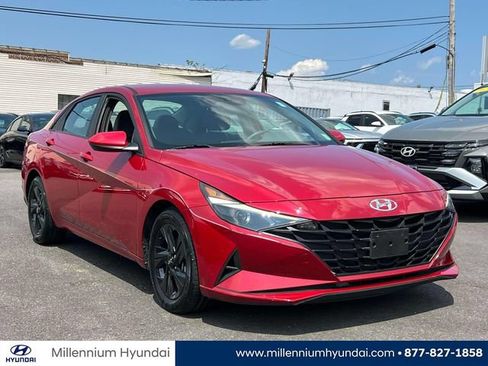 Certified 2023 Hyundai Elantra SEL FWD image 1
