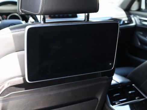 Used 2016 BMW 750i xDrive image 22