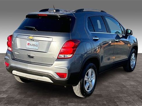 Used 2019 Chevrolet Trax LT w/ LT Convenience Package image 6
