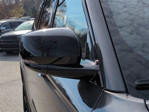 New 2025 Jeep Grand Cherokee Limited w/ Black Appearance Package image 11