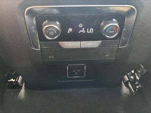 Used 2025 Chevrolet Tahoe LT AWD/4WD image 33