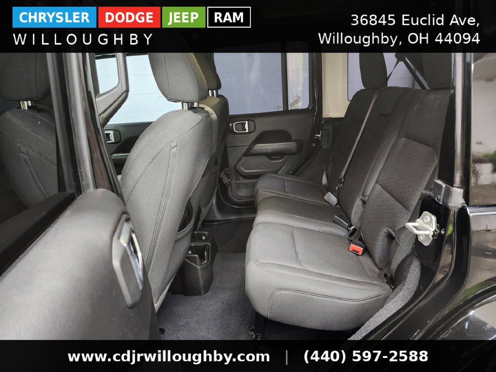 Used 2023 Jeep Wrangler Unlimited Sahara w/ Cold Weather Group AWD/4WD image 27