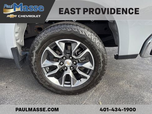 Used 2024 Chevrolet Silverado 1500 LT AWD/4WD image 9