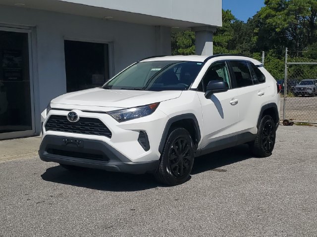 Used 2021 Toyota RAV4 LE FWD image 11