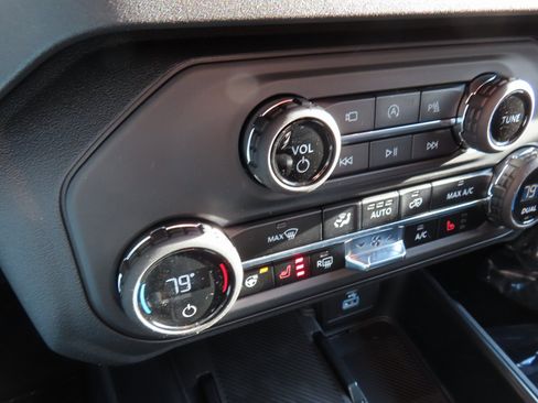 New 2025 Ford Bronco Outer Banks image 14