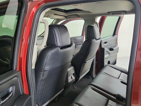 Used 2025 Nissan Frontier SL image 36