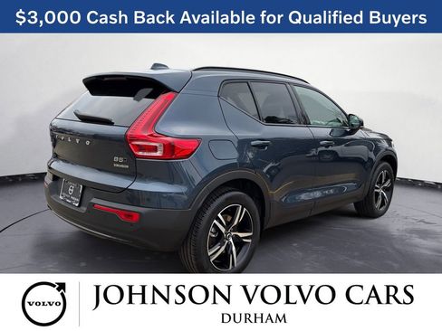 New 2026 Volvo XC40 B5 Core w/ Climate Package image 3