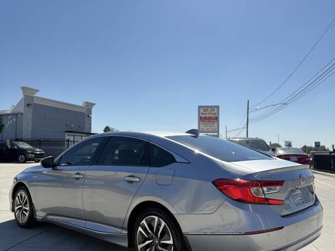 Used 2020 Honda Accord Touring image 5