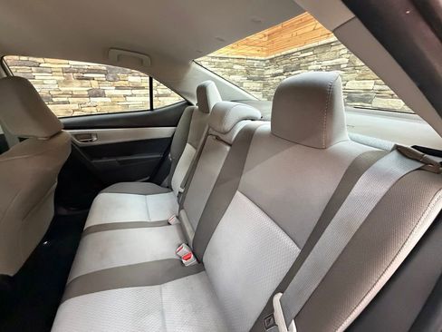 Used 2018 Toyota Corolla LE FWD image 27