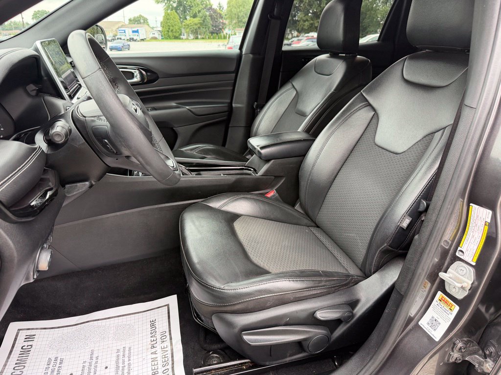Used 2022 Jeep Compass Latitude AWD/4WD image 3