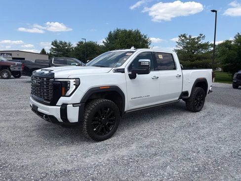 Used 2025 GMC Sierra 2500 Denali Ultimate AWD/4WD image 2