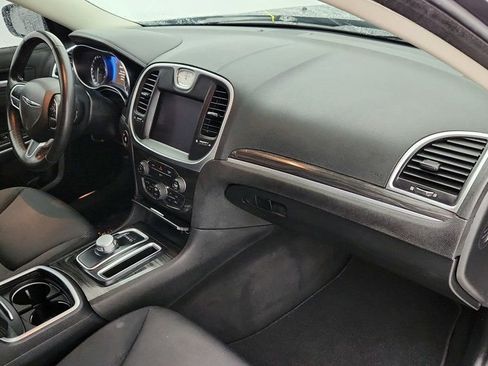 Used 2021 Chrysler 300 Touring w/ Chrome Appearance Package image 23