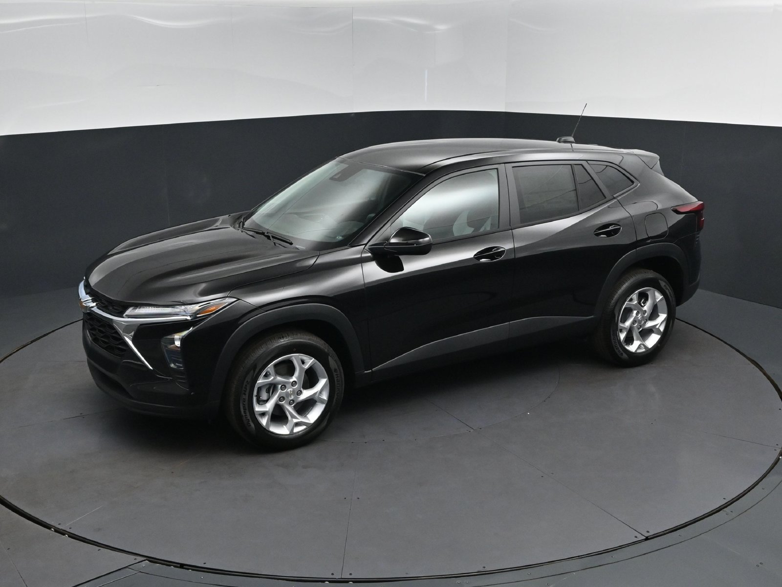 New 2026 Chevrolet Trax LS w/ LS Convenience Package FWD image 31