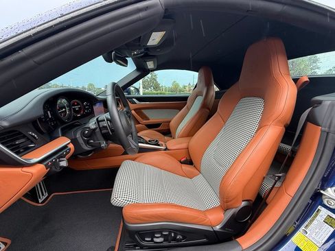 Certified 2024 Porsche 911 Carrera RWD image 5