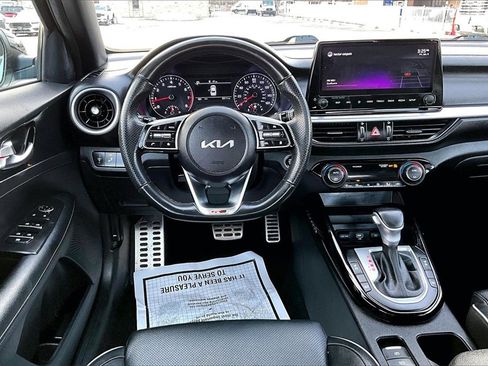 Used 2022 Kia Forte GT-Line w/ GT-Line Premium Package image 5