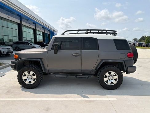 Used 2007 Toyota FJ Cruiser 2WD image 7