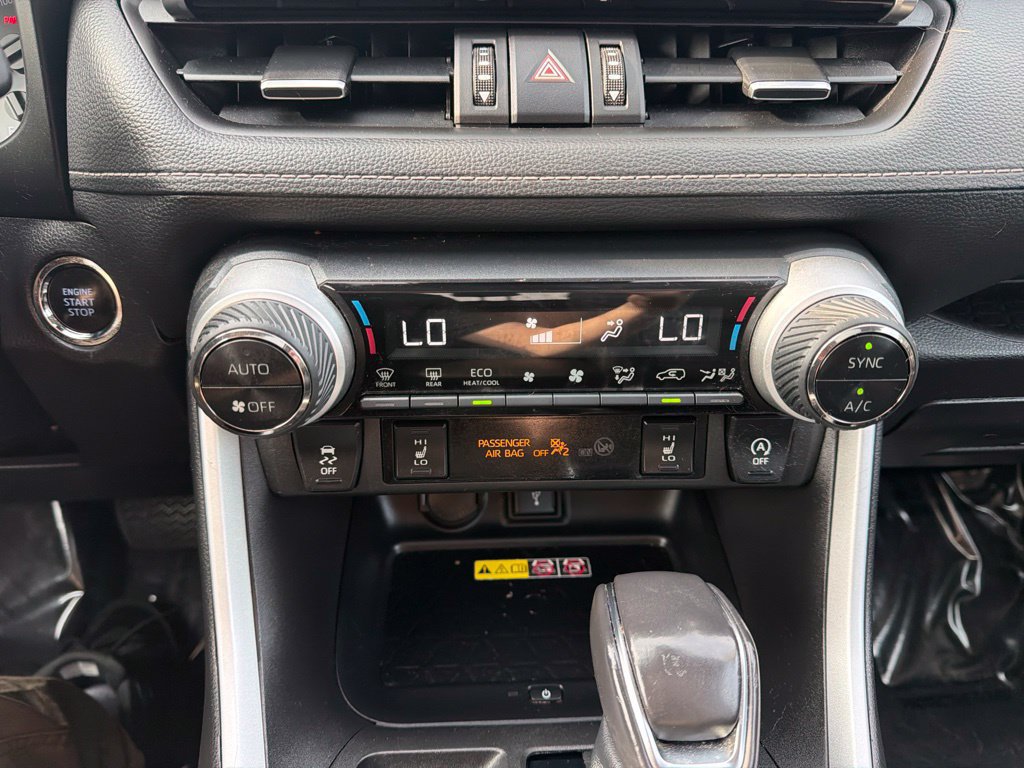 Certified 2022 Toyota RAV4 XLE Premium AWD/4WD image 31