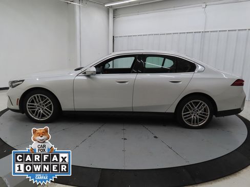 Used 2025 BMW 530i xDrive image 6